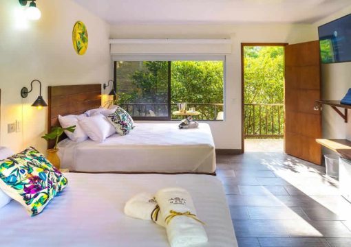 Habitación Triple con balcón