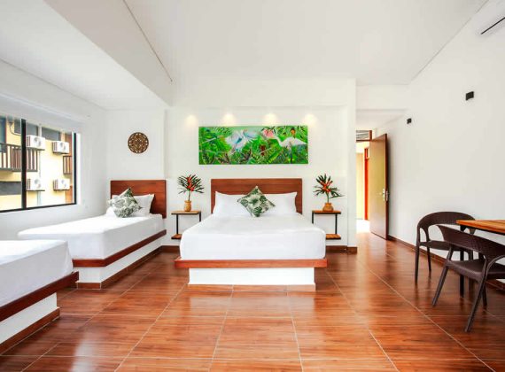 Habitación cuádruple con balcón